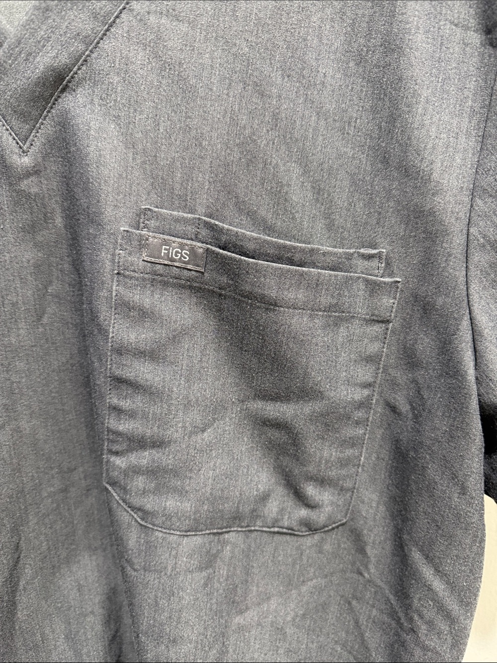 FIGS Leon Three-Pocket Scrub Top Gray Men’s Large Technical Collection - Picture 2 of 5